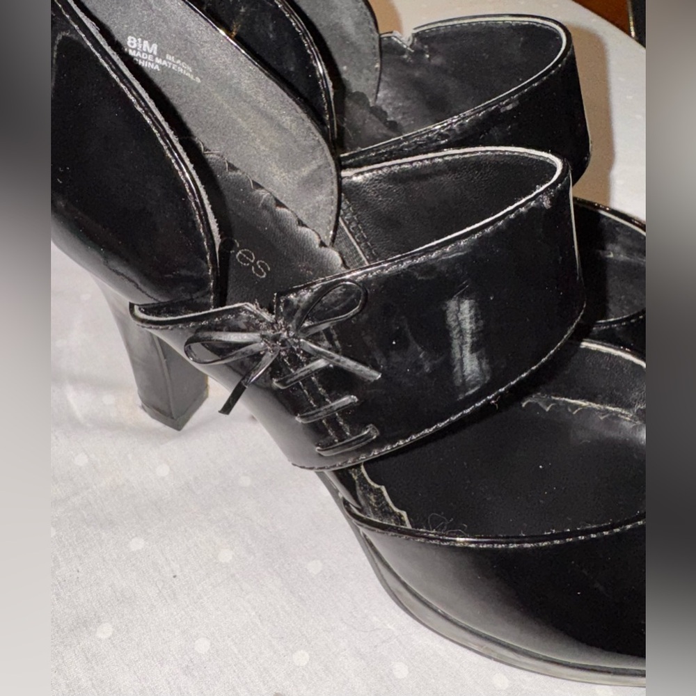 Maurices Black Women's Heels open toe with bow, patent leather, size 8.5